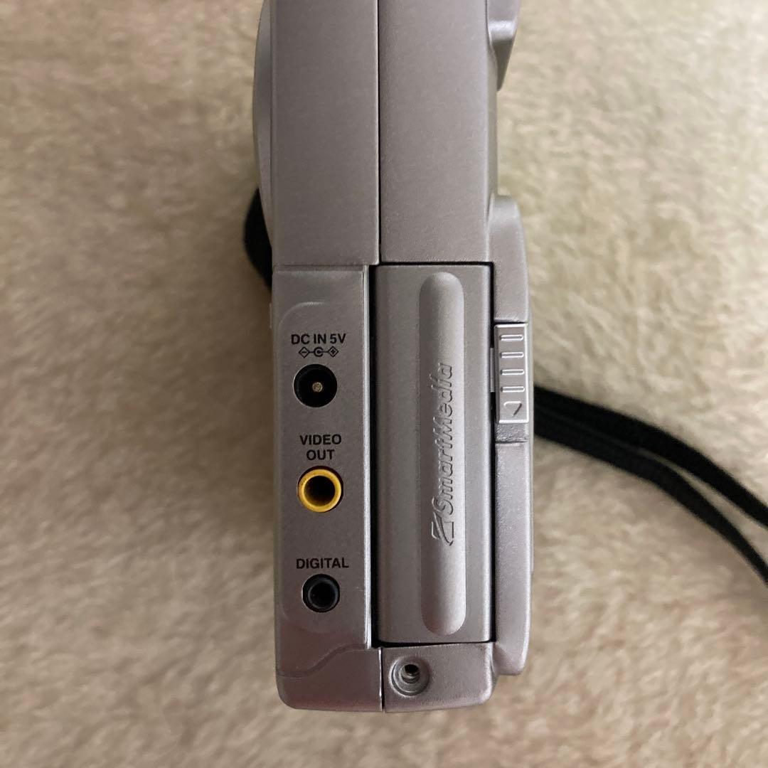 FUJIFILM FinePix 700 コンパクトデジタルカメラ