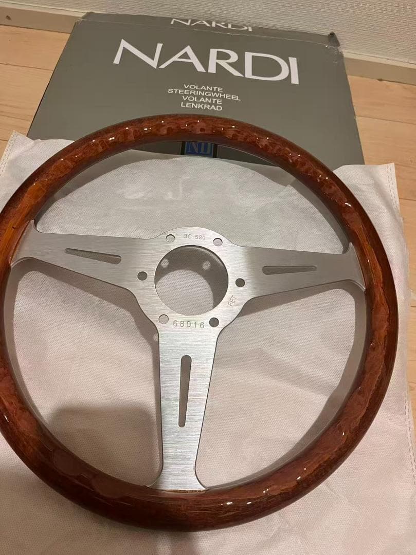 NARDI　ステアリング ウッド調/黒色線　350mm シルバー