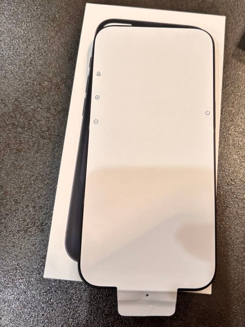 iPhone 16e 128GB ブラック　未使用