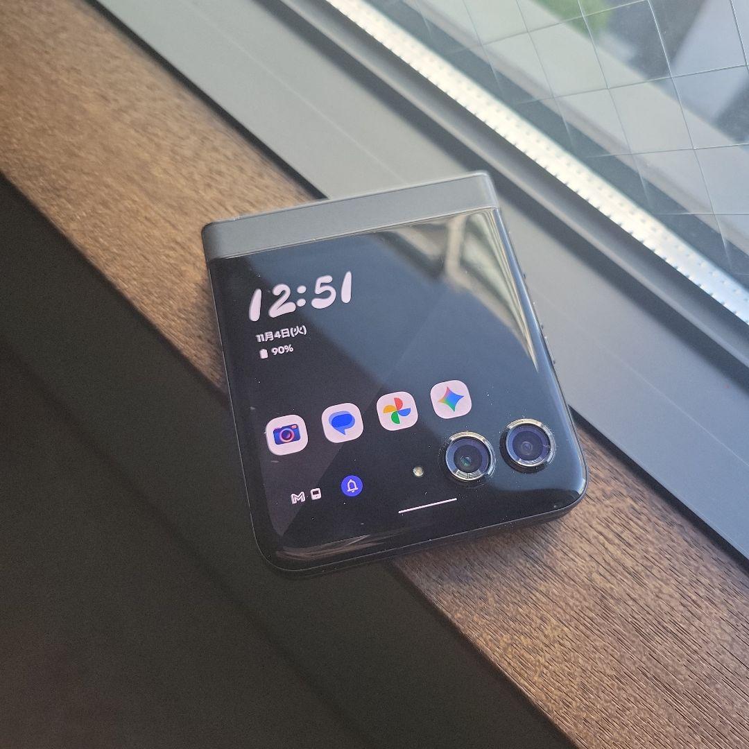 【最安値】motorola razr 50