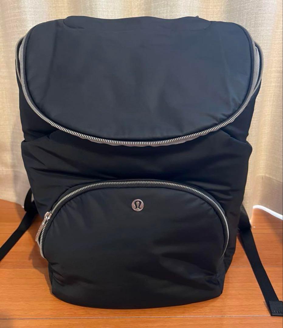 Lululemon 黒 マザーズバッグ　リュック