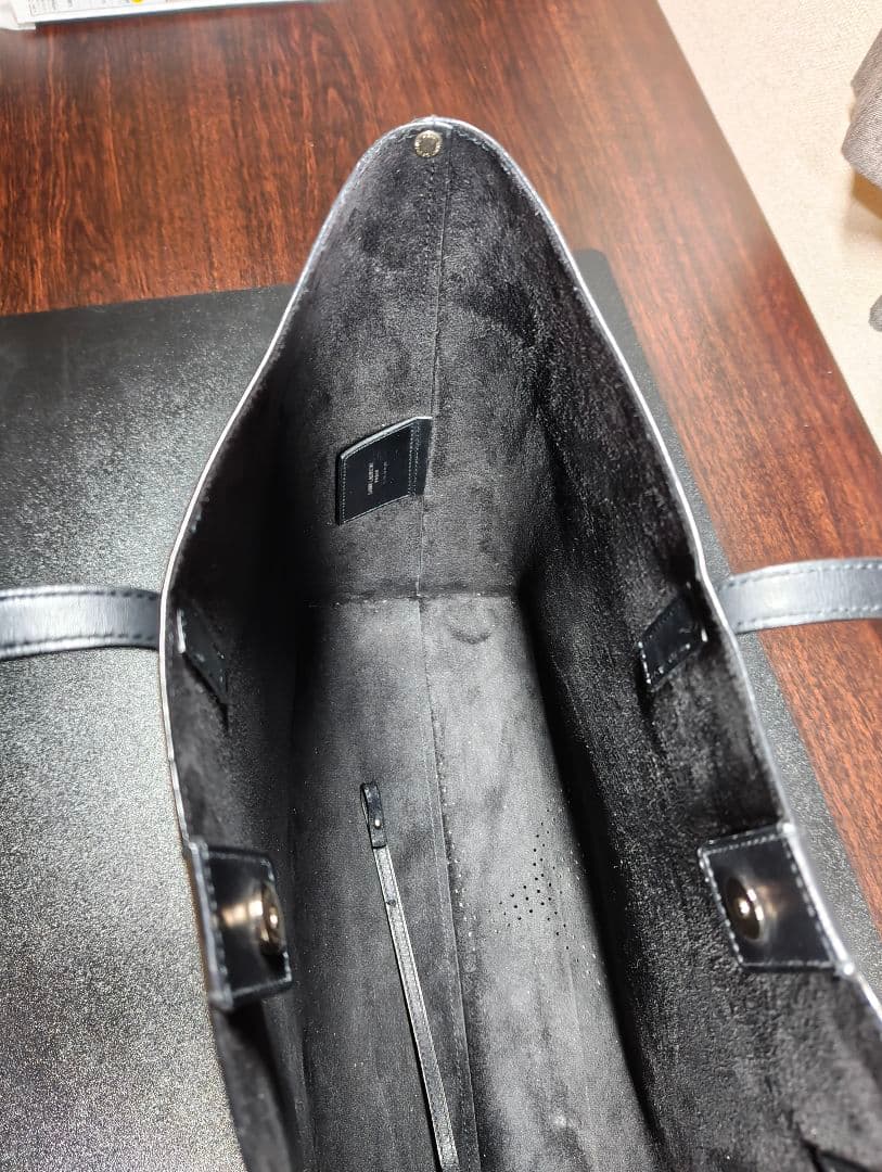 サン・ローラン　パンチングトートバッグ　黒