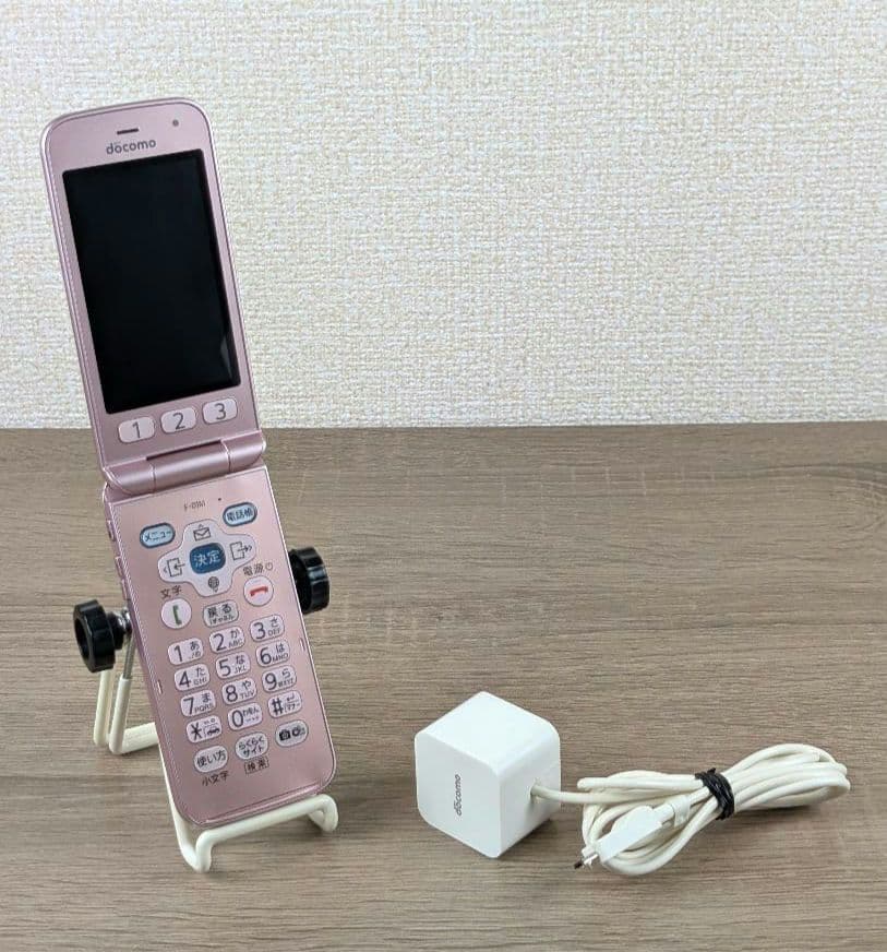 【美品】docomo ドコモ F-01M らくらくホン ピンクカラー