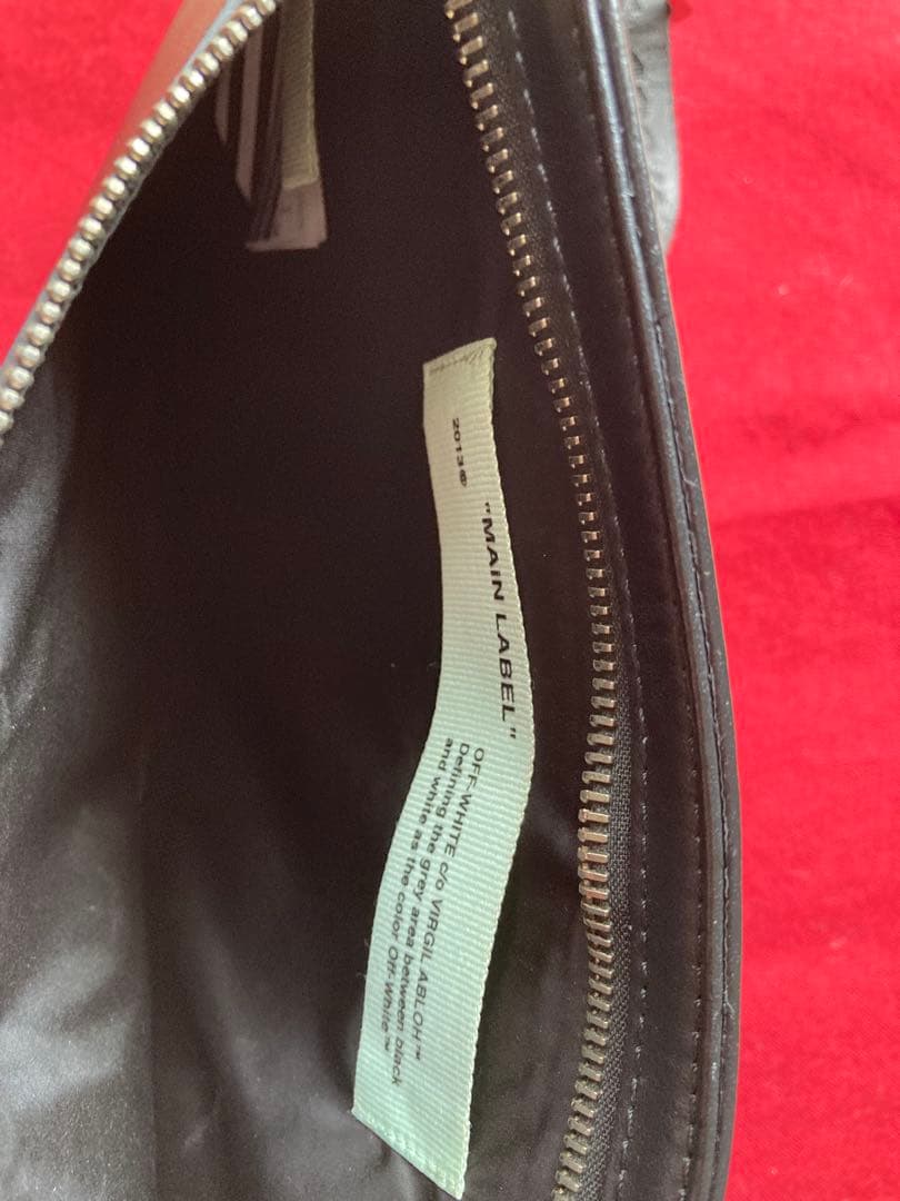 Off-White ブラック ボディバッグ