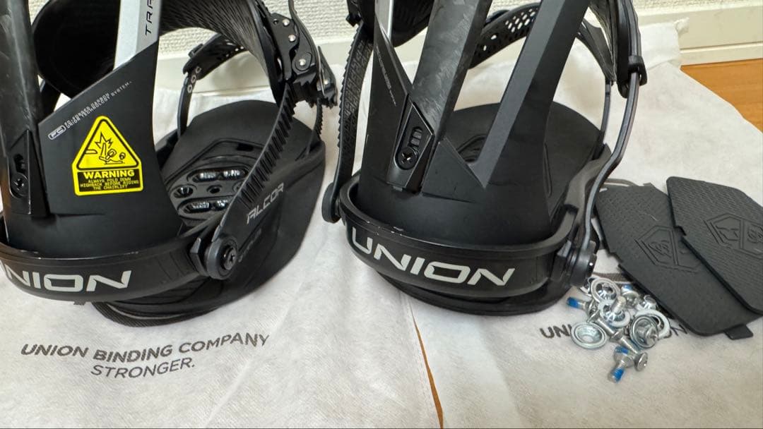 極美品 UNION FALCOR 25-26 Mサイズ（26 ~28cm）
