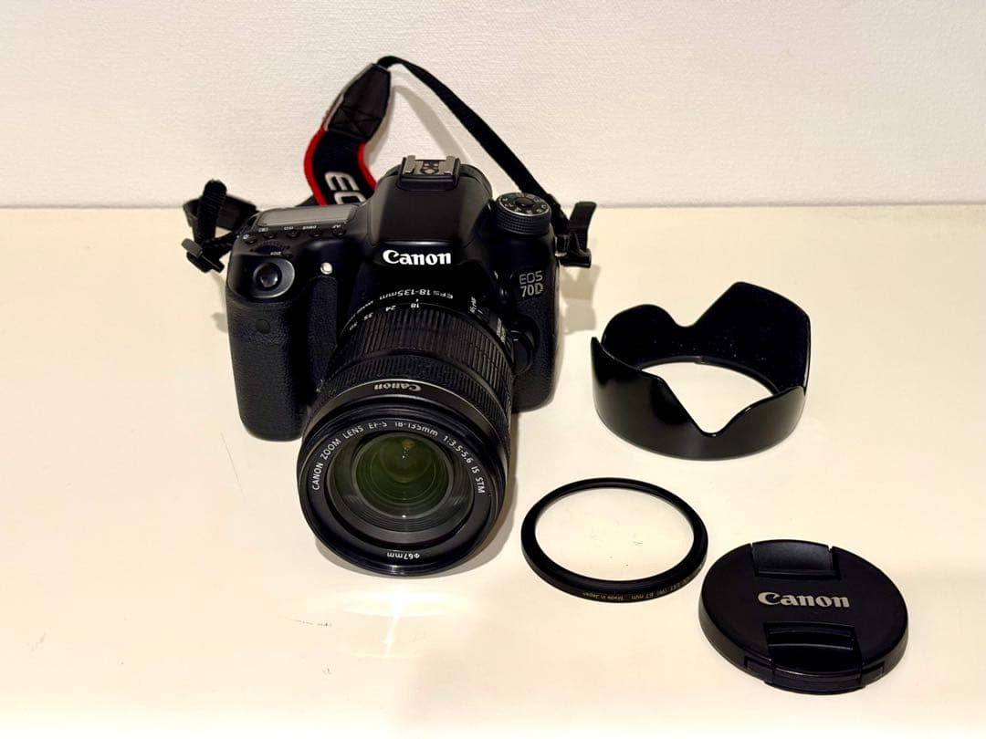 Canon EOS 700D デジタル一眼レフ 本体とレンズ