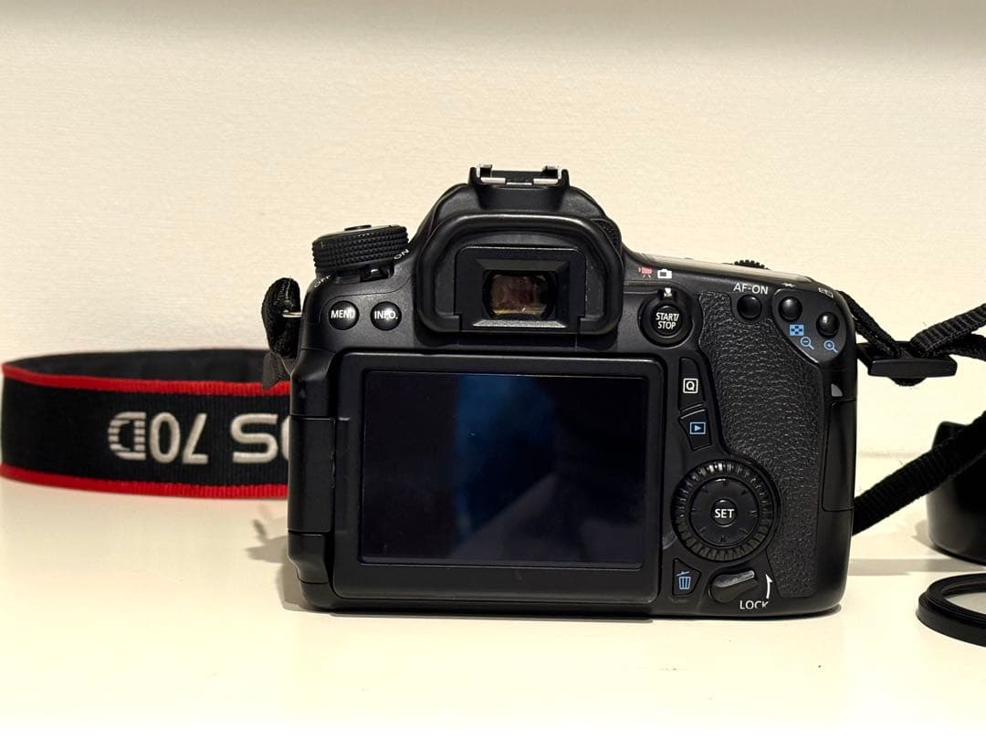 Canon EOS 700D デジタル一眼レフ 本体とレンズ