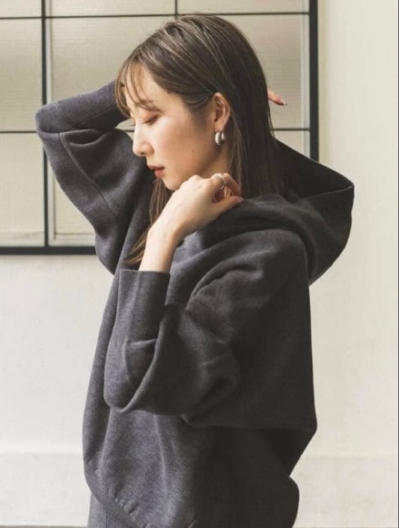 noble 接結タック編みフードプルオーバー グレー