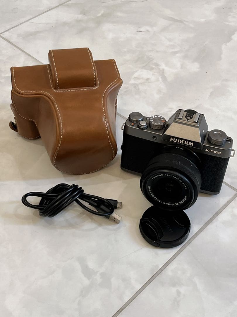 美品 FUJIFILM X-T100 コンパクト デジタルカメラ ミラーレス